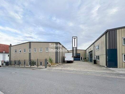Lagerhalle zum Kauf 2.290.000 € 2.521 m² Lagerfläche teilbar ab 2.521 m² Berg 92348
