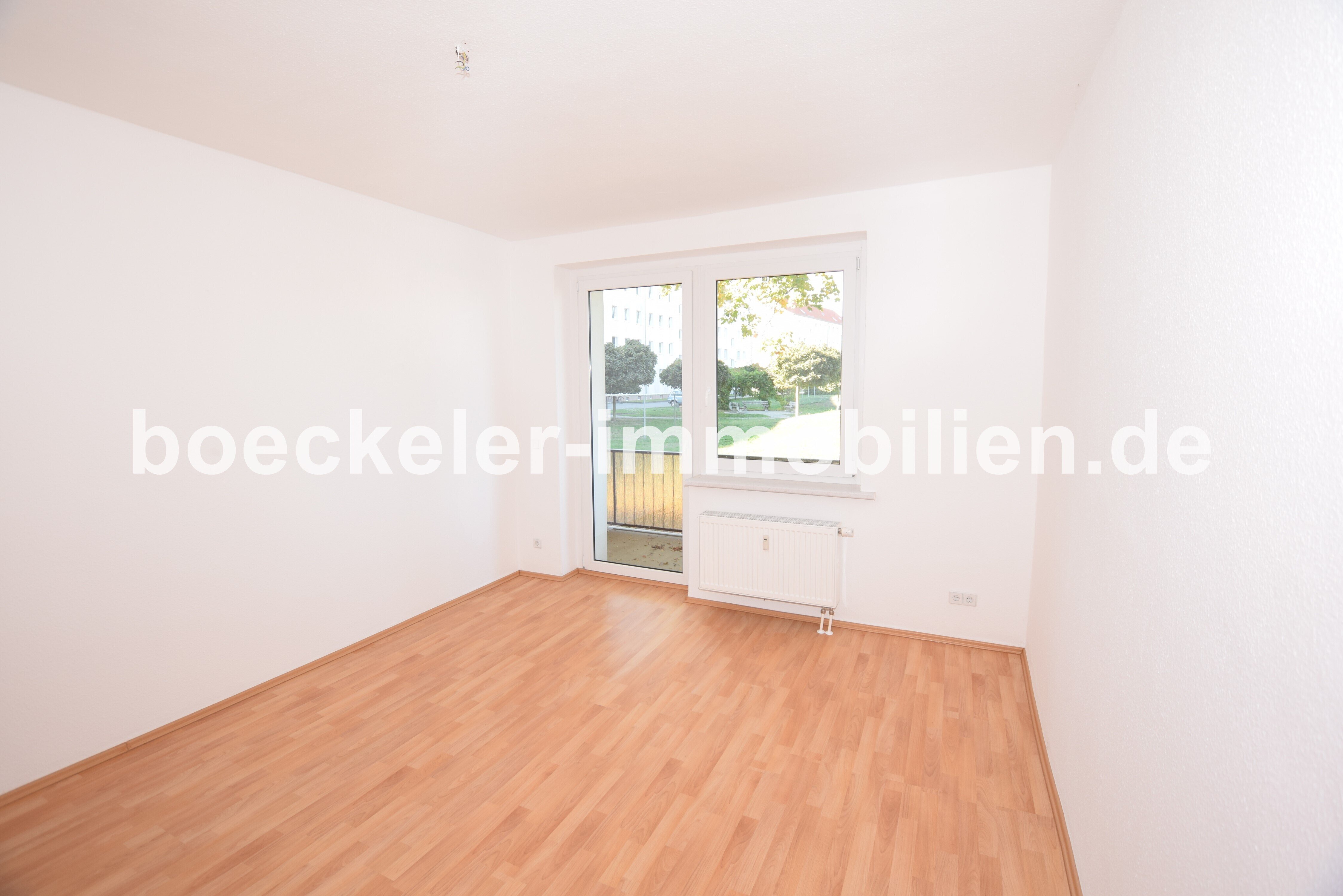 Wohnung zur Miete 318 € 2 Zimmer 53 m²<br/>Wohnfläche 1.<br/>Geschoss ab sofort<br/>Verfügbarkeit Lucka Lucka 04613