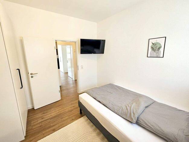 WG-Zimmer zur Miete Wohnen auf Zeit 550 € 11 m² 4. Geschoss frei ab 15.10.2025 Röderbergweg 4. OG li Ostend Frankfurt am Main 60314