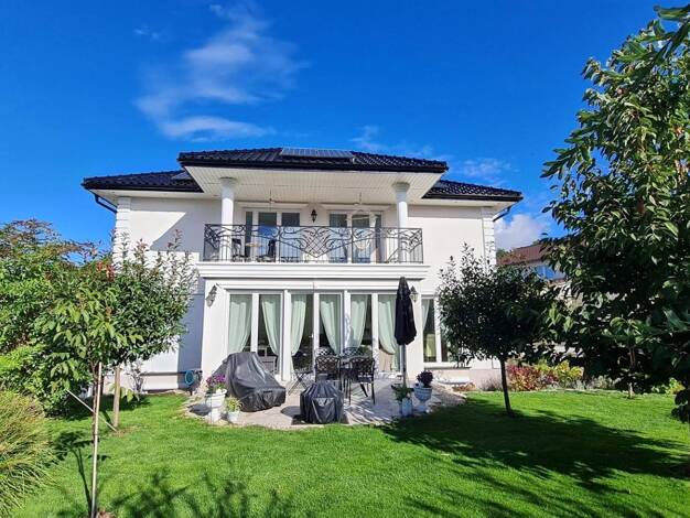 Einfamilienhaus zum Kauf provisionsfrei 1.249.000 € 5 Zimmer 273 m² 673 m² Grundstück Graf-Stadion-Str. 3 Cleebronn 74389