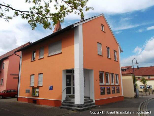 Haus zum Kauf 399.000 € 6 Zimmer 200 m² 218 m² Grundstück frei ab sofort Adelsdorf Adelsdorf 91325