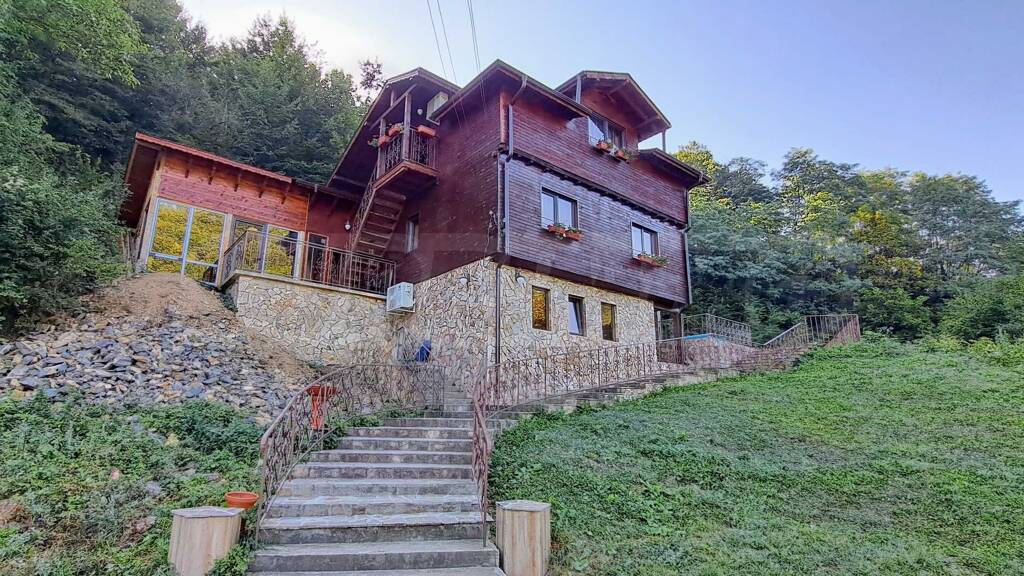 Reihenmittelhaus zum Kauf 330.000 € 7 Zimmer 250 m² Troyan