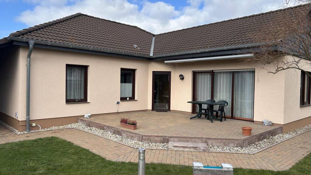 Bungalow zum Kauf 250.000 € 4 Zimmer 112 m² 700 m² Grundstück Gräfenhainichen 06773