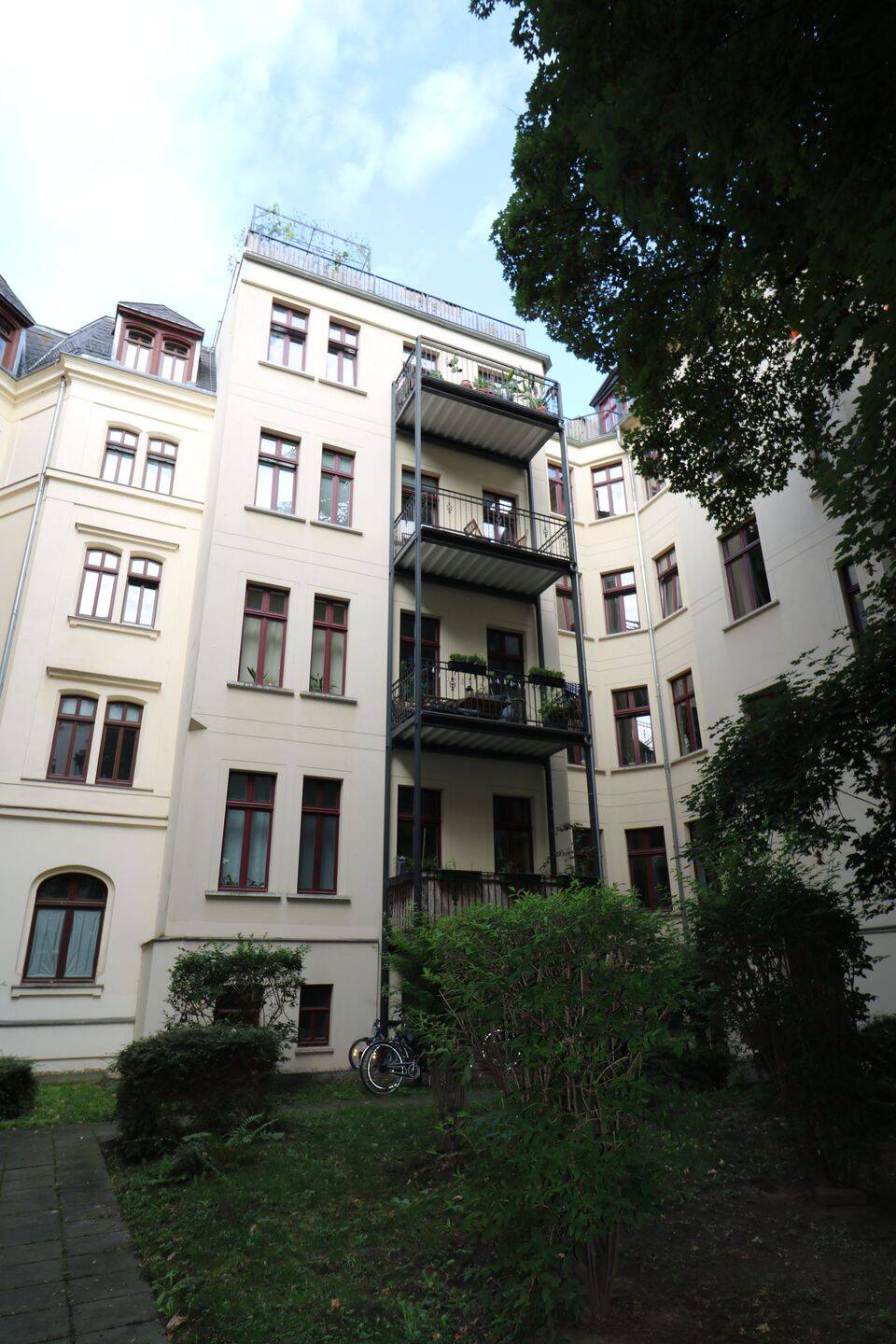 Property thumbnail 2