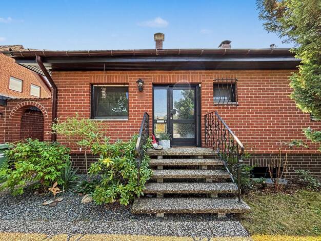 Einfamilienhaus zum Kauf 273.000 € 4 Zimmer 107 m² 683 m² Grundstück Helmstedt Helmstedt 38350