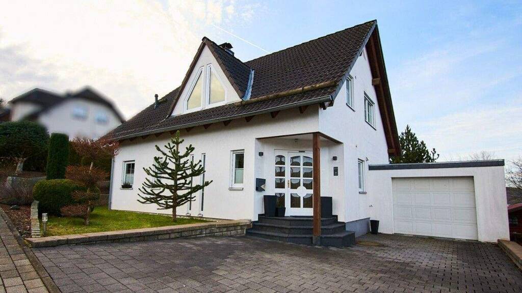 Einfamilienhaus zum Kauf 359.000 € 4 Zimmer 137 m² 533 m² Grundstück Ostwig Bestwig 59909