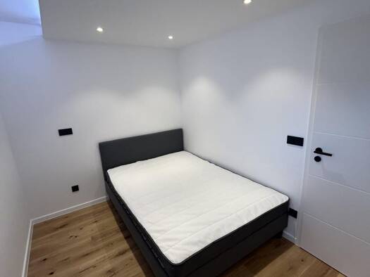 Studio zur Miete auf Zeit 655 € 1 Zimmer 12 m² frei ab 01.11.2026 Thalk.Obersendl.-Forsten-Fürstenr.-Solln München 81476