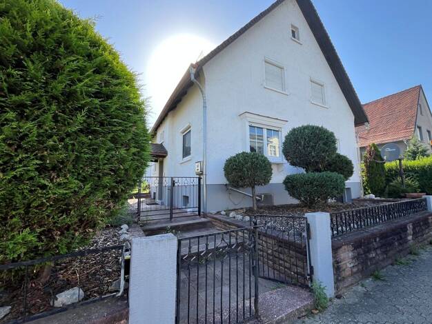 Mehrfamilienhaus zum Kauf 389.000 € 6 Zimmer 124 m² 684 m² Grundstück Muggensturm 76461