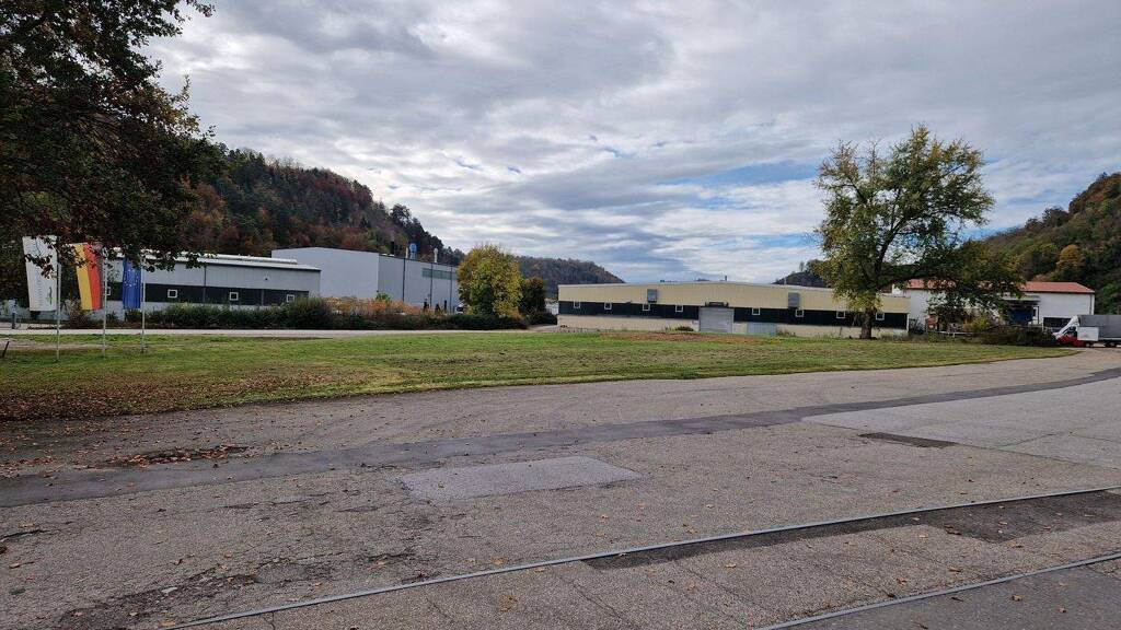 Grundstück zum Kauf provisionsfrei als Kapitalanlage geeignet 1 Zimmer 27.000 m² Grundstück Bahnhofstraße 74-76 Sulz Sulz am Neckar 72172