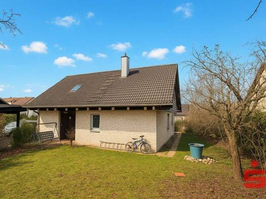 Einfamilienhaus zur Miete 1.450 € 5 Zimmer 190 m² 910 m² Grundstück frei ab 01.03.2026 Dettelbach 97337