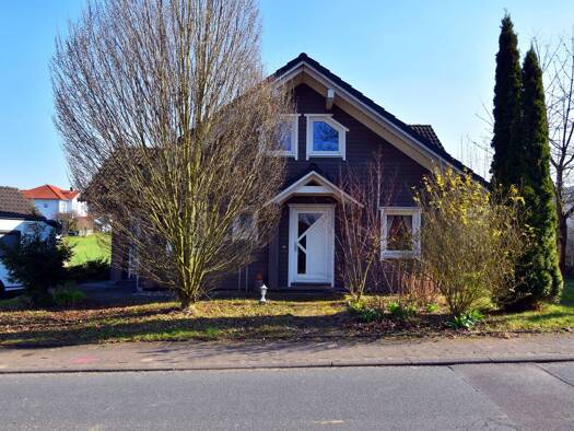 Einfamilienhaus zum Kauf 350.000 € 4,5 Zimmer 131 m² 600 m² Grundstück frei ab 01.07.2026 Bahnhofstraße Fürstenwald Calden Fürstenwald 34379