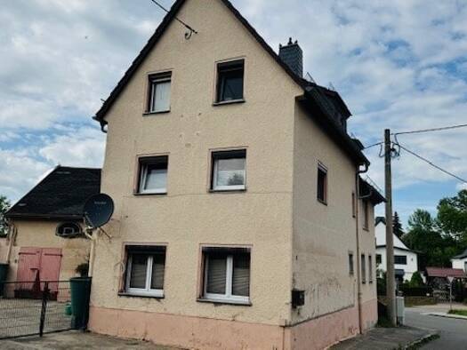 Einfamilienhaus zum Kauf provisionsfrei 175.000 € 7 Zimmer 138 m² 607 m² Grundstück Kurt-Kramer-Straße 1 Thräna Borna 04552