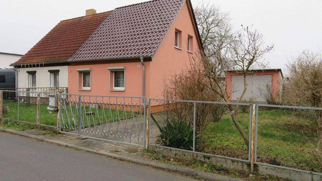 Doppelhaushälfte zum Kauf 129.000 € 4 Zimmer 80 m² 820 m² Grundstück frei ab sofort Sperlingslust 6 Prenzlau 17291