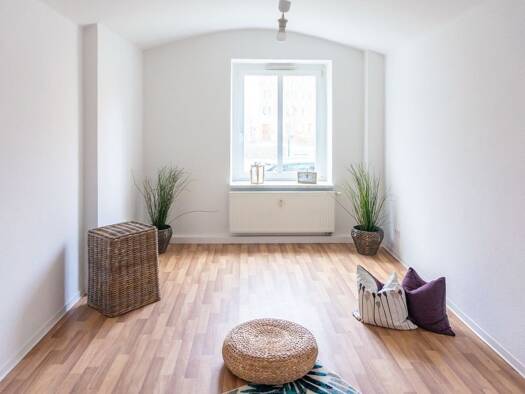 Wohnung zur Miete 390 € 2 Zimmer 56,3 m² EG frei ab 01.10.2026 Brauhausstraße 23 Zentrum Zentrum 09111