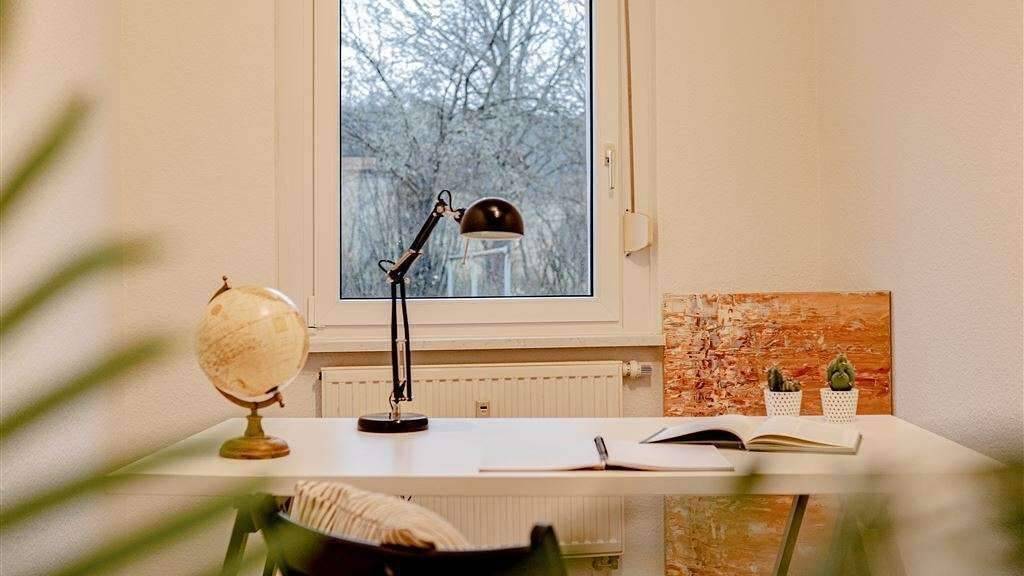 Wohnung zur Miete 327 € 3 Zimmer 58,4 m² EG frei ab sofort Waldstraße 10 Crossen Crossen an der Elster 07613