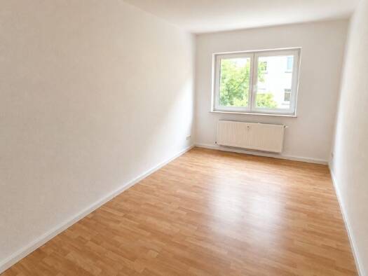 Wohnung zur Miete 300 € 2 Zimmer 45,4 m² frei ab sofort Innenstadt Gera 07545