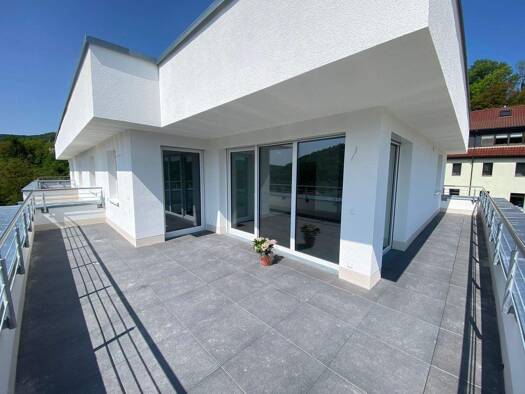 Penthouse zur Miete 900 € 3 Zimmer 82,1 m² frei ab 01.07.2026 Stühlingen 79780