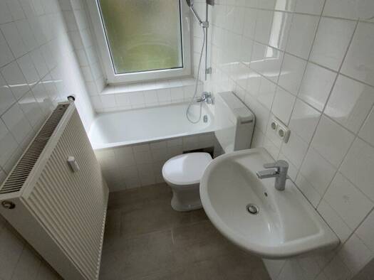 Wohnung zur Miete 317 € 2 Zimmer 60,3 m² 2. Geschoss frei ab sofort Robert-Koch-Straße Hinterberg Steyr 4400