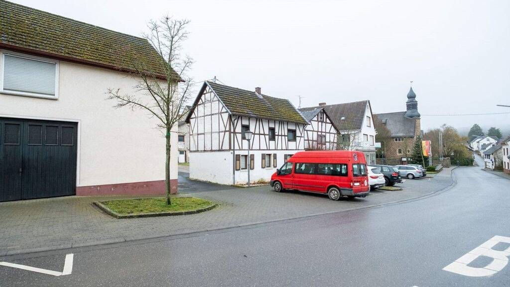 Mehrfamilienhaus zum Kauf 199.000 € 8 Zimmer 200 m² 773 m² Grundstück frei ab sofort Ramersbach Bad Neuenahr-Ahrweiler 53474