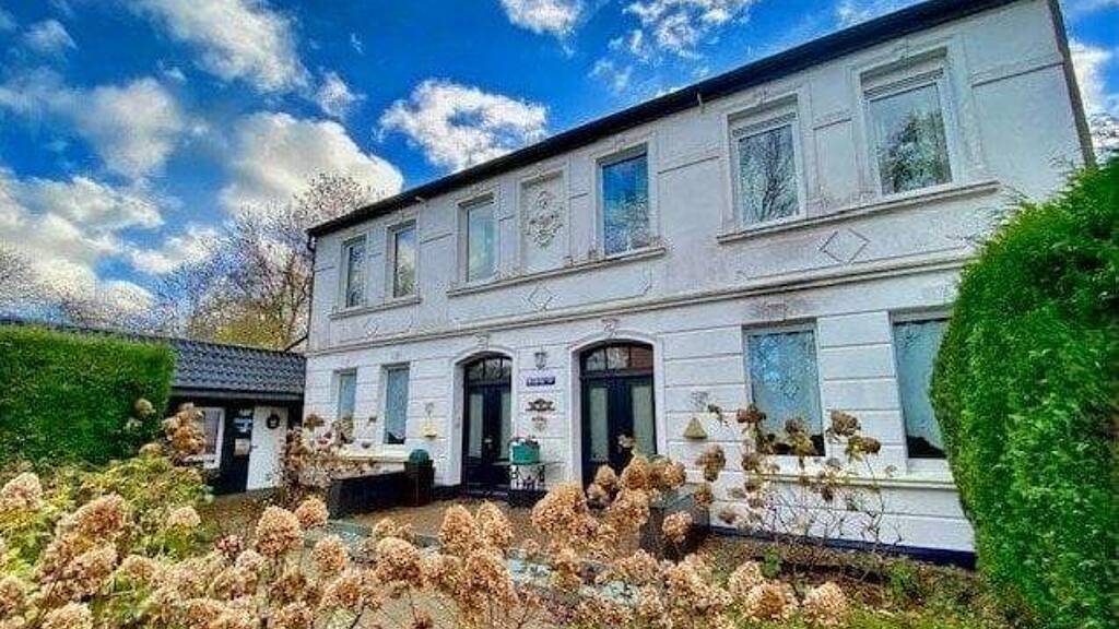 Mehrfamilienhaus zum Kauf 235.000 € 7 Zimmer 180 m² 782 m² Grundstück Siebethsburg Wilhelmshaven 26386