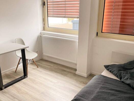 WG-Zimmer zur Miete Wohnen auf Zeit 580 € 12 m² frei ab 31.12.2025 Hedelfingerstr. 0 Wangen Stuttgart Hedelfingen 70327