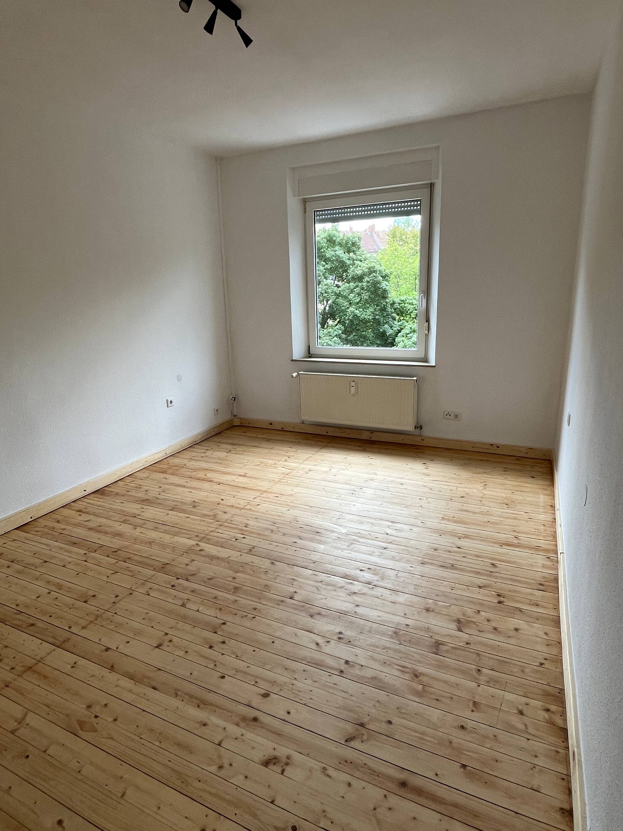 Charmante 3-Zimmer-Wohnung mit Holzdielen in zentraler, grüner Lage Nürnbergs – Nürnberg – Vorschaubild 10