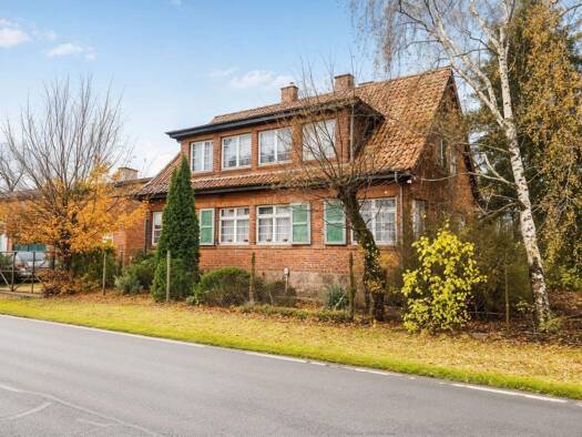 Haus zum Kauf 13 Zimmer 285 m² 5.714 m² Grundstück Uthmöden 39345