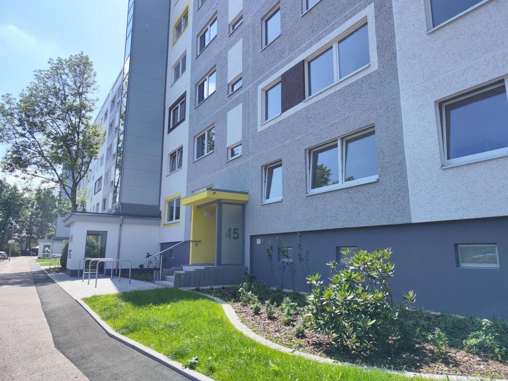 Wohnung zur Miete 678 € 4 Zimmer 90,4 m²<br/>Wohnfläche 3.<br/>Geschoss Albert-Köhler-Str. 45 Morgenleite 631 Chemnitz 09122