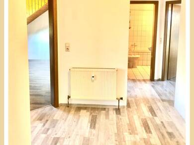 Wohnung zum Kauf 175.000 € 4 Zimmer 71 m² Dachgeschoss, 3. Geschoss Hallstadt Hallstadt 96103
