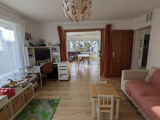 Wohnung zur Miete 1.350 € 4 Zimmer 92 m² Geschoss 1/3 frei ab 01.01.2026 Uhlandstraße 33 Schwaikheim 71409