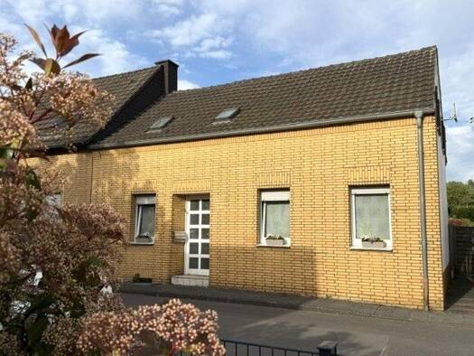 Einfamilienhaus zum Kauf 249.000 € 2 Zimmer 107,7 m² 650 m² Grundstück Oedt Grefrath 47929