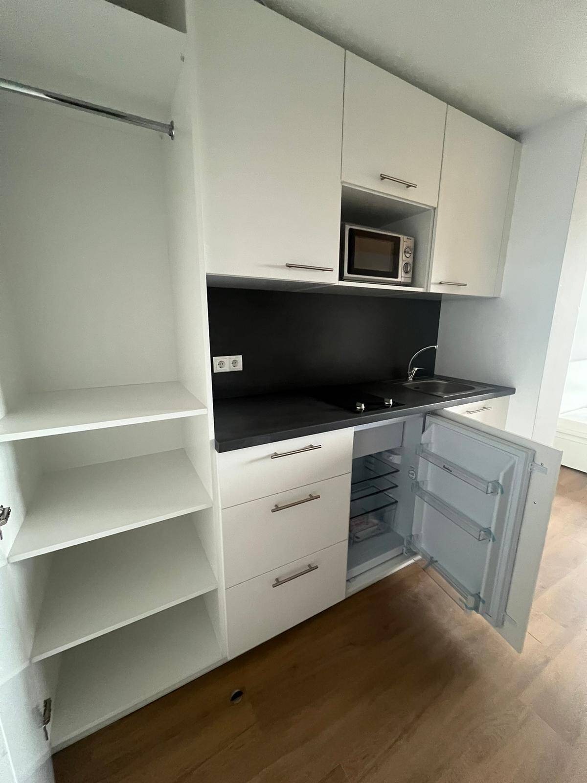 Voll möbliertes Apartment im Vita Home Wohnhaus mit gemeinsamer Rooftop Dachterrasse – Carl-Benz-Straße 128, 68159 Mannheim – Vorschaubild 4