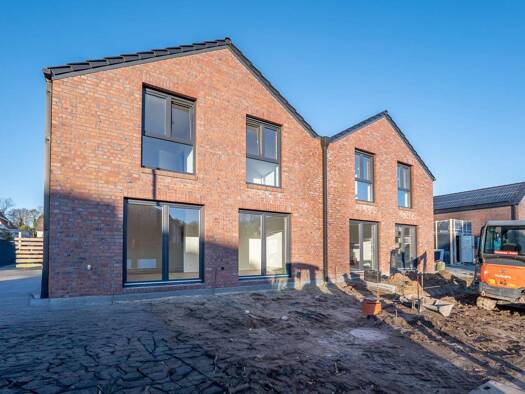 Doppelhaushälfte zur Miete - Erstbezug 1.715 € 4 Zimmer 108 m² frei ab 15.12.2025 Stade 21680