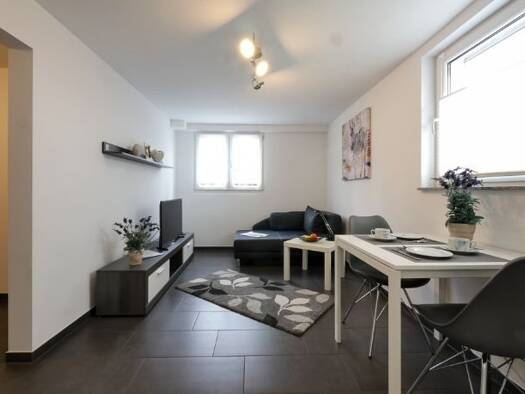 Wohnung zur Miete Wohnen auf Zeit 1.240 € 2 Zimmer 45 m² frei ab 01.09.2025 Möwenweg Hofen Stuttgart 70378