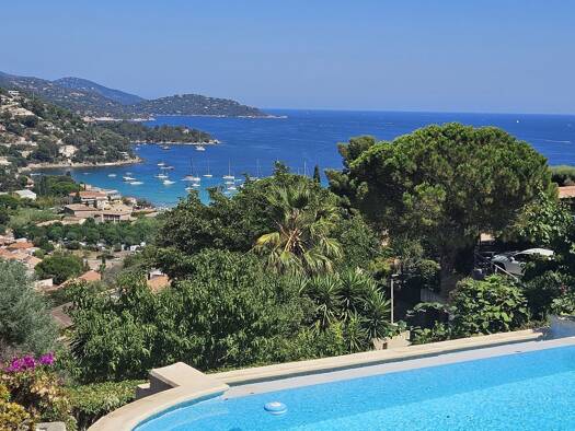 Einfamilienhaus zum Kauf 1.040.000 € 100 m² 700 m² Grundstück LE LAVANDOU 83980