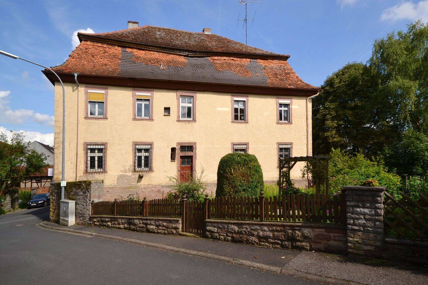 Schloss zum Kauf - Ansicht 2