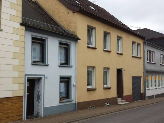 Immobilie zum Kauf 75.000 € 3,5 Zimmer 72 m² 47 m² Grundstück frei ab sofort Oberstraße 15 Wadern 66687