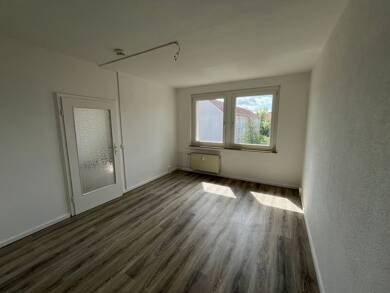 Wohnung zur Miete 298 € 2 Zimmer 47,2 m² 3. Geschoss frei ab sofort Hanns-Eissler-Straße 20 Markwerben Weißenfels 06667
