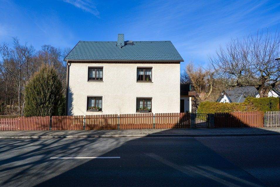 Immobilie in Glashütte - Einfamilienhaus im Grünen bei Dresden - 5 Zimmer, großer Garten & Garage!  **Provisionsfrei** - Bild 0