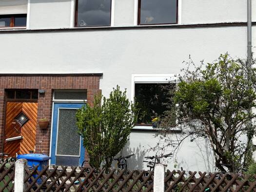 Reihenhaus zum Kauf provisionsfrei 520.000 € 5 Zimmer 105 m² 210 m² Grundstück Erlangen-Süd Erlangen 91052