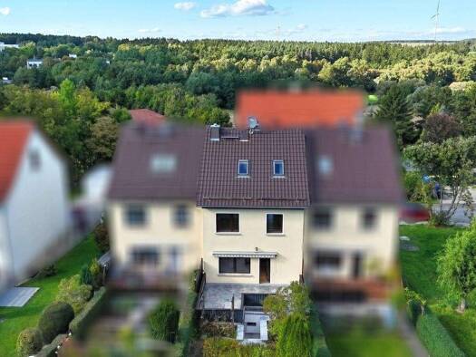 Reihenmittelhaus zum Kauf 149.000 € 6 Zimmer 135 m² 311 m² Grundstück frei ab sofort Auma Auma-Weidatal 07955