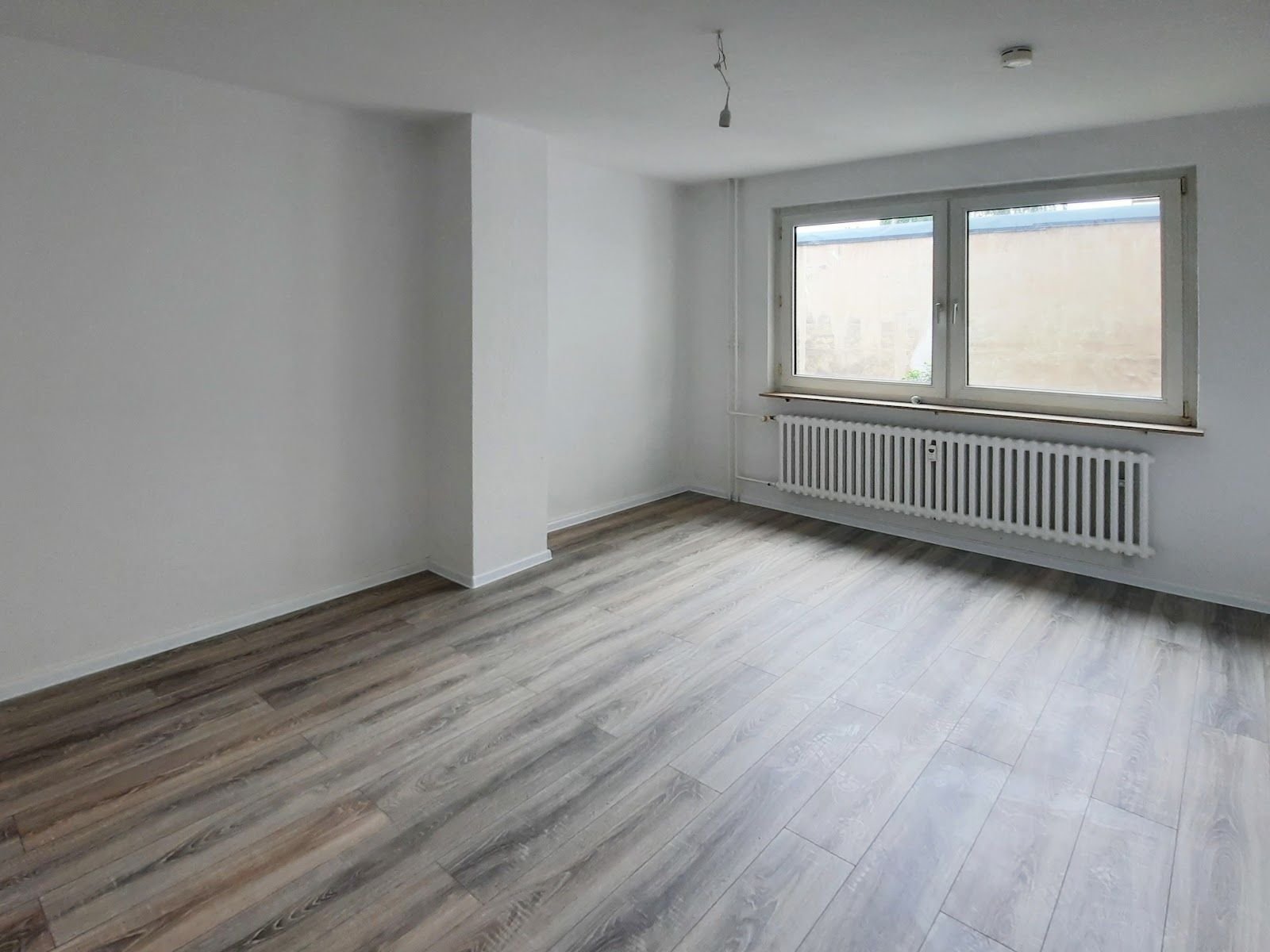 Wohnung zur Miete 385 € 3 Zimmer 60,1 m²<br/>Wohnfläche 1.<br/>Geschoss Wolfstraße 27 Marxloh Duisburg 47169