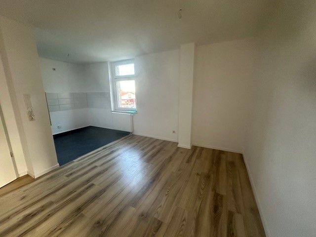 Wohnung zur Miete 696 € 5 Zimmer 107 m²<br/>Wohnfläche 2.<br/>Geschoss Anna-Esche-Str. 4 A Limbach-Oberfrohna Limbach-Oberfrohna 09212