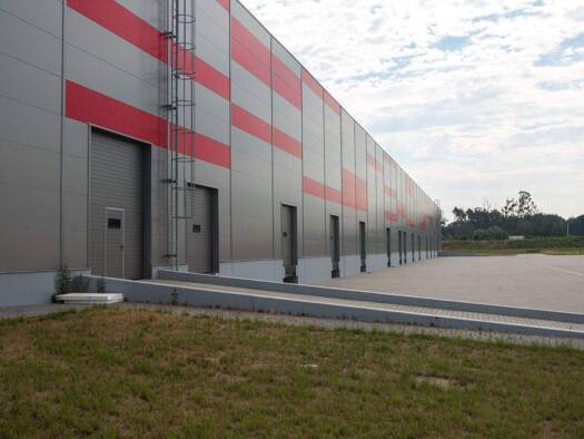 Lagerhalle zur Miete 15.200 m² Lagerfläche teilbar ab 5.640 m² Neutraubling 93073