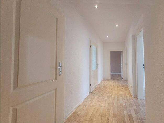 Wohnung zur Miete 340 € 3 Zimmer 65,6 m² 4. Geschoss Bahnhofstraße 55 Stadtmitte Plauen 08523