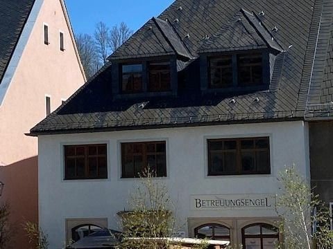 Mehrfamilienhaus zum Kauf 210.000 € 12 Zimmer 305 m²<br/>Wohnfläche 394 m²<br/>Grundstück Markt 7 Liebstadt Liebstadt 01825