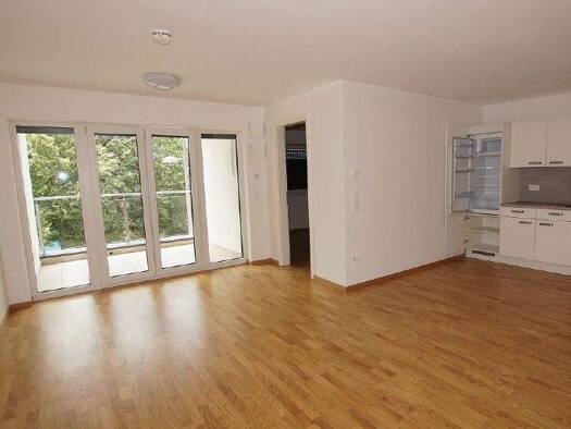 Wohnung zur Miete 750 € 2 Zimmer 68 m² 2. Geschoss frei ab 01.08.2026 Straubing 94315