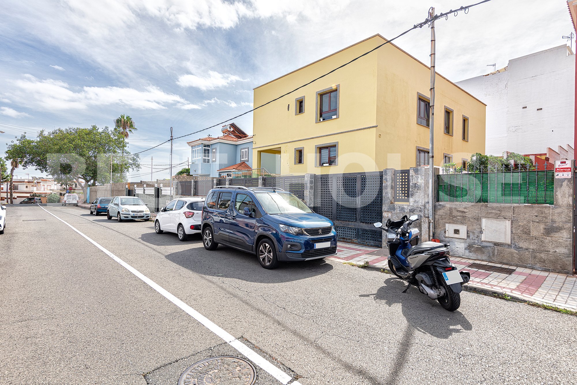 Einfamilienhaus zum Kauf provisionsfrei 450.000 € 10 Zimmer 364 m²<br/>Wohnfläche 557 m²<br/>Grundstück Las Palmas de Gran Canaria 35018