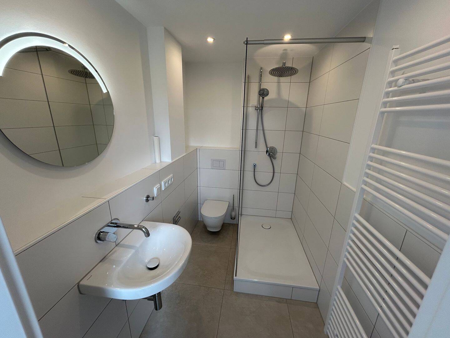 Hochwertig kernsanierte 79m² 3-Zimmer-Wohnung mit 18m² Dachterrasse und Einbauküche – Schloßstraße 80, 40477 Düsseldorf – Vorschaubild 4