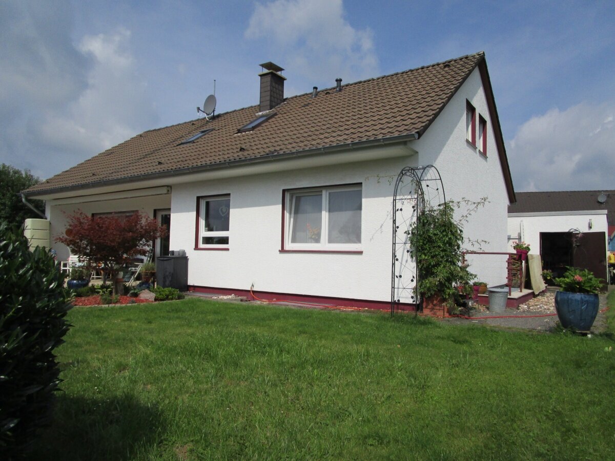 Einfamilienhaus zum Kauf 299.000 € 6 Zimmer 130 m²<br/>Wohnfläche 643 m²<br/>Grundstück Winterscheid Ruppichteroth 53809